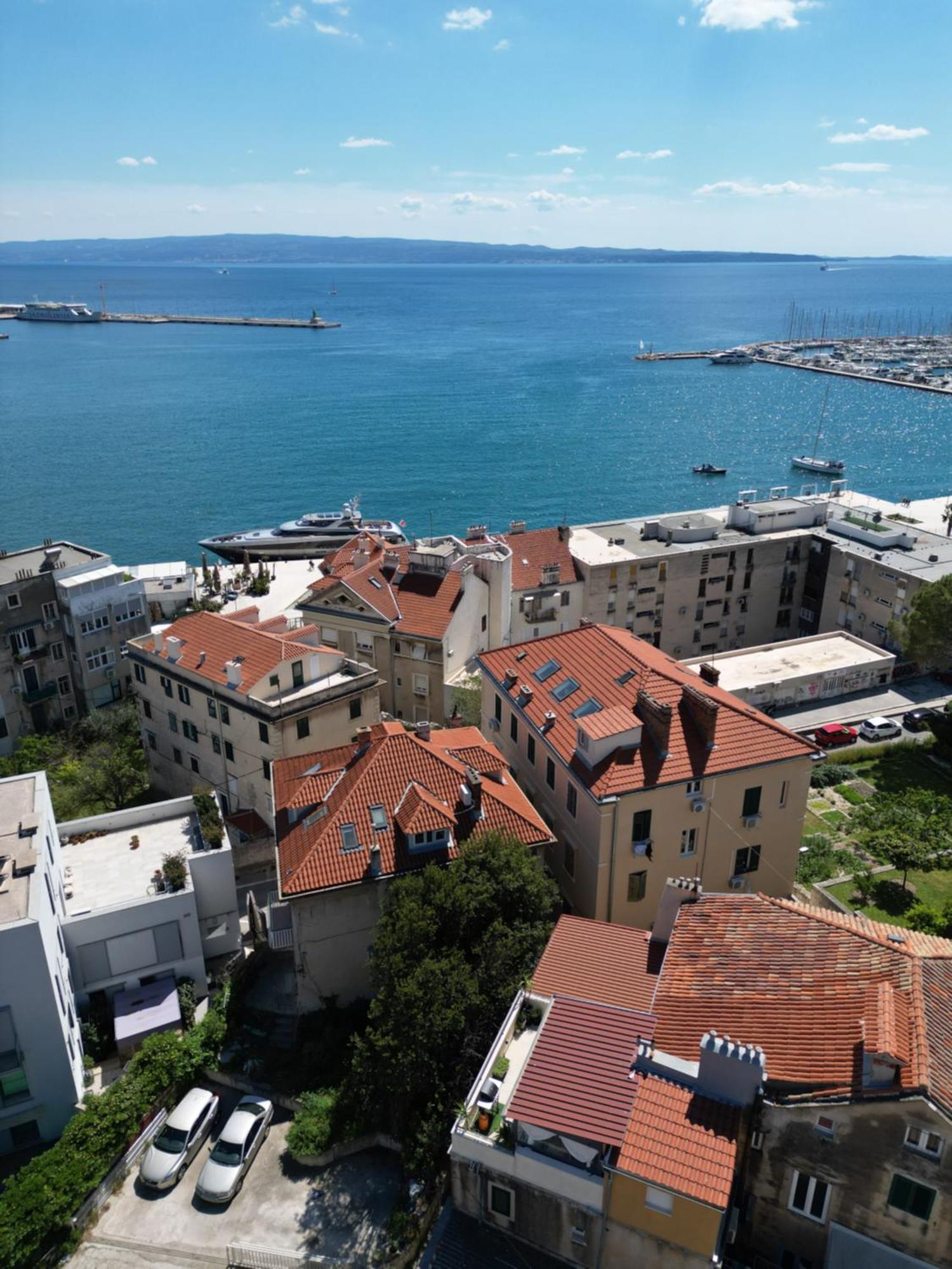 Prime Location Penthouse Apt With A Large Terrace Split Exterior photo