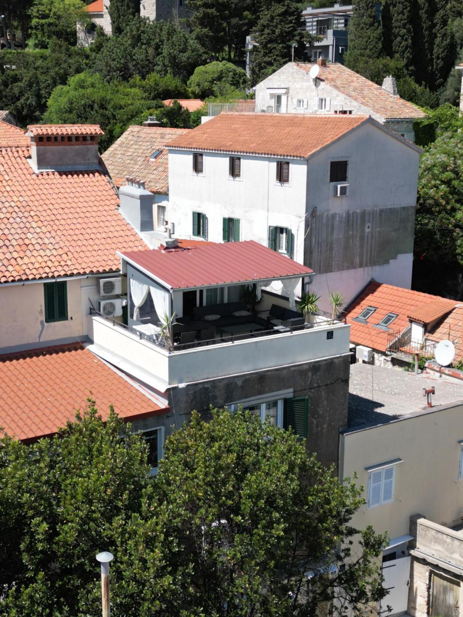 Prime Location Penthouse Apt With A Large Terrace Split Exterior photo